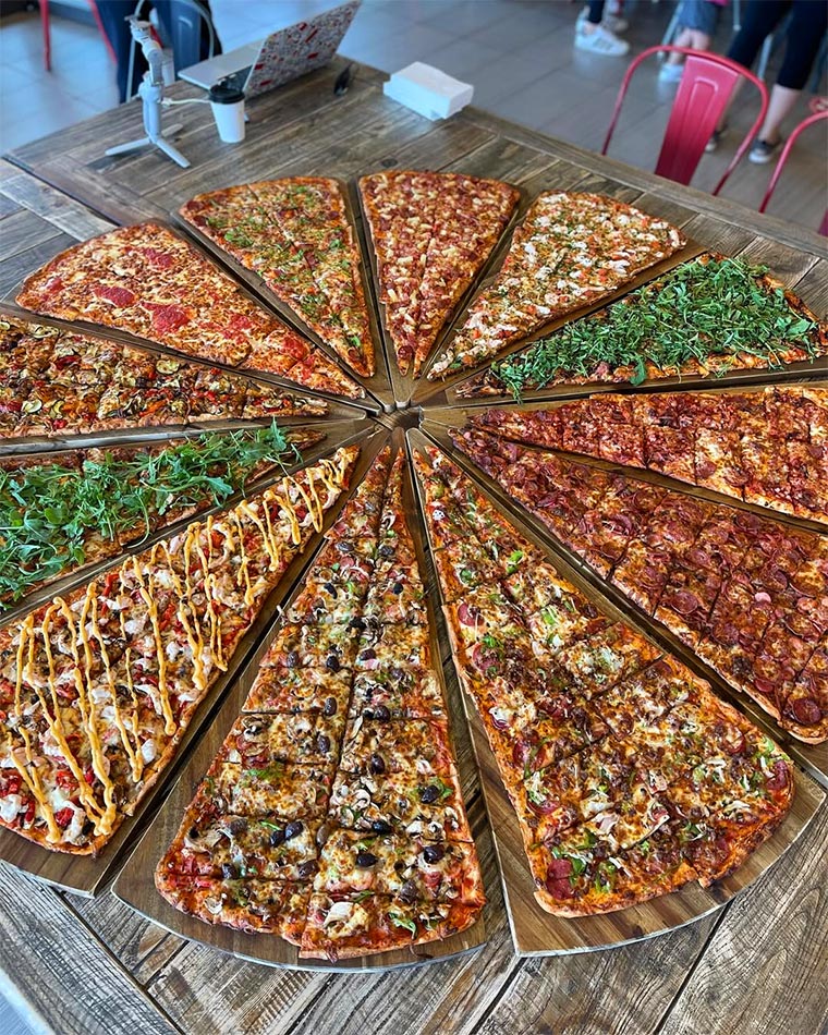 پیتزا غول