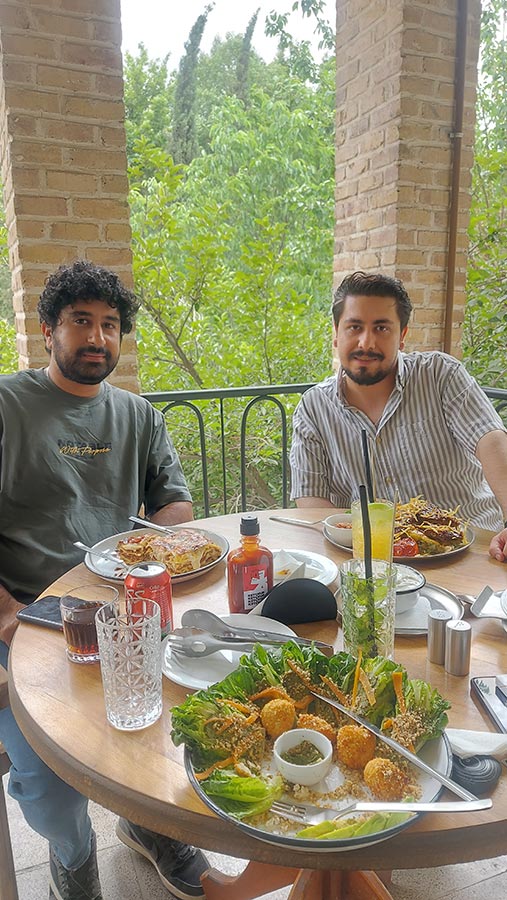 بلو باتل کافه مهرشهر