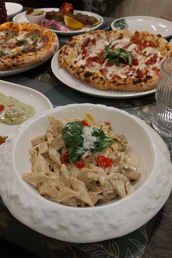 پاستا چیکن آلفردو