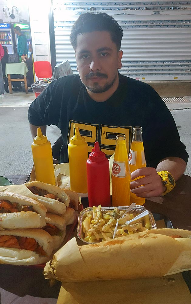 ساندویچی گلریزان ساندویچی گلریزان