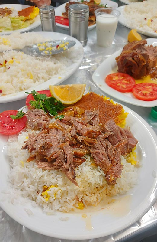 پیج اینستاگرام رستوران حاج حسن شاندیز
