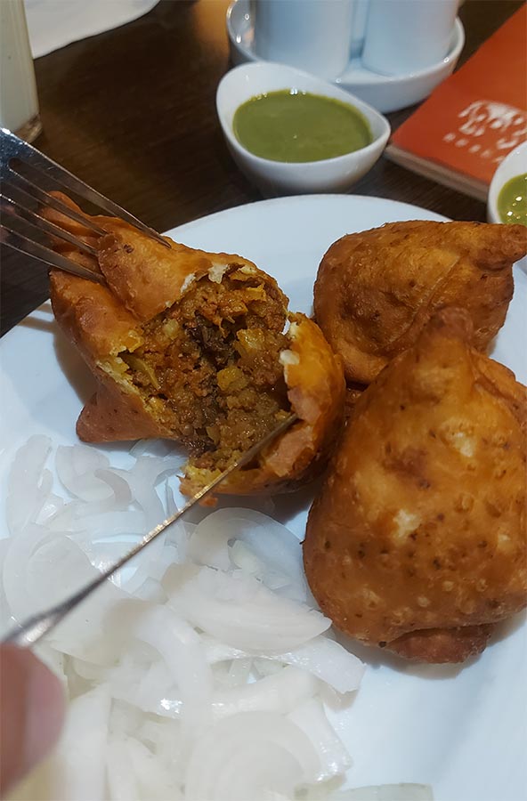 سمبوسه گوشت