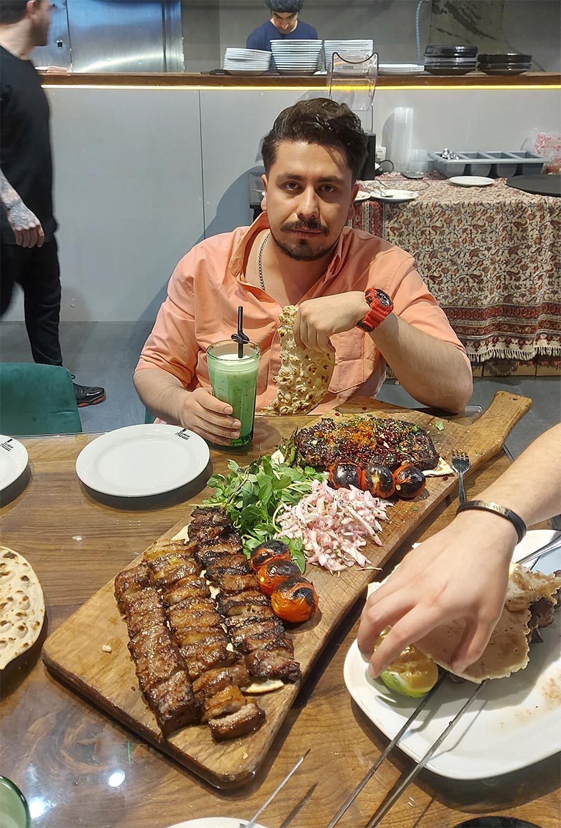 رستوران ساطور شریعتی رستوران ساطور شریعتی