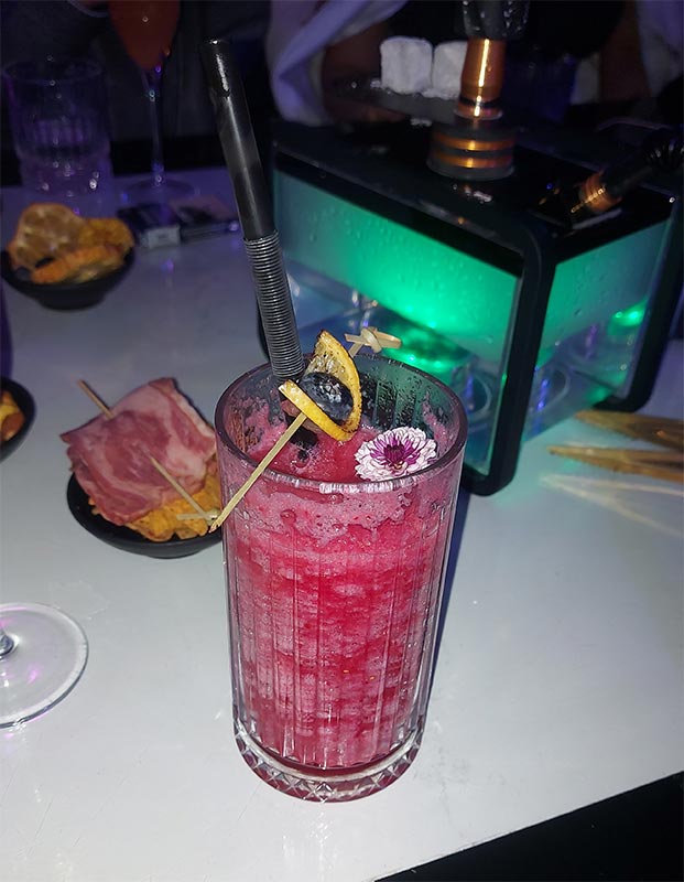 نوشیدنی بار نوشیدنی بار