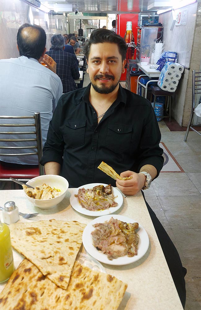 طباخی کاخ سعادت آباد