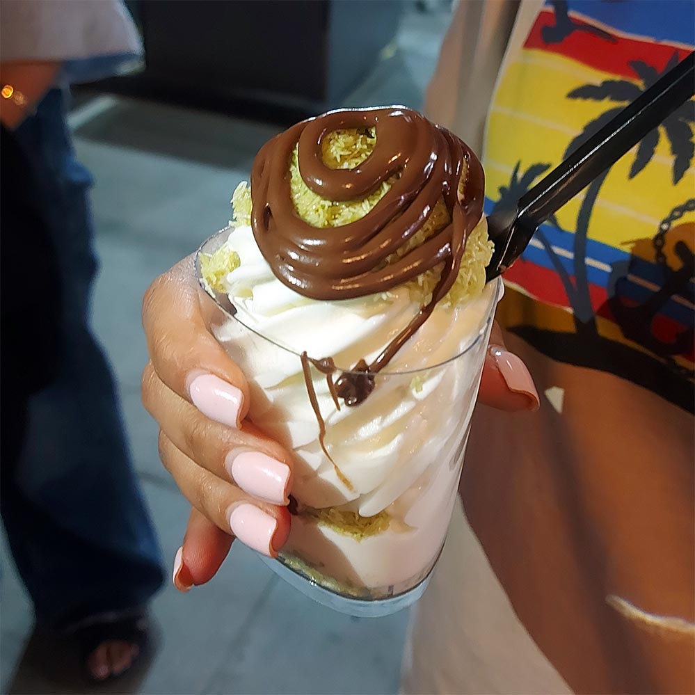 بستنی دبی چاکلت