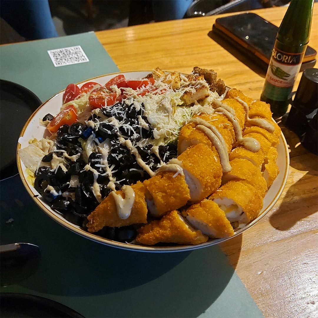 رستوران ایتالیایی اوزون در یوسف آباد تهران با سالاد سزار