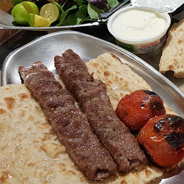 رستوران سوپر کباب حاتم در نواب تهران