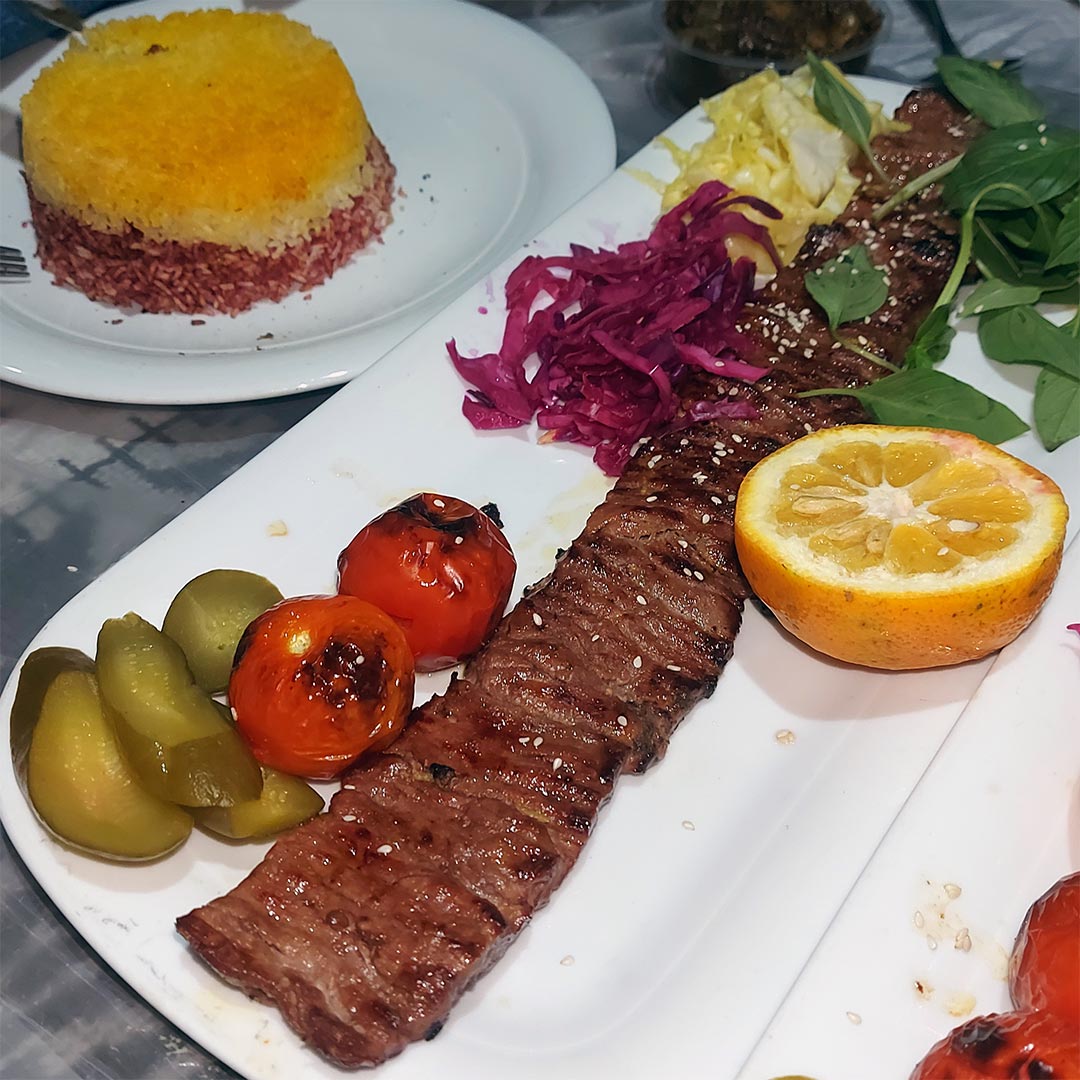 رستوران عمارت کندو در فشم تهران رستوران عمارت کندو در فشم تهران