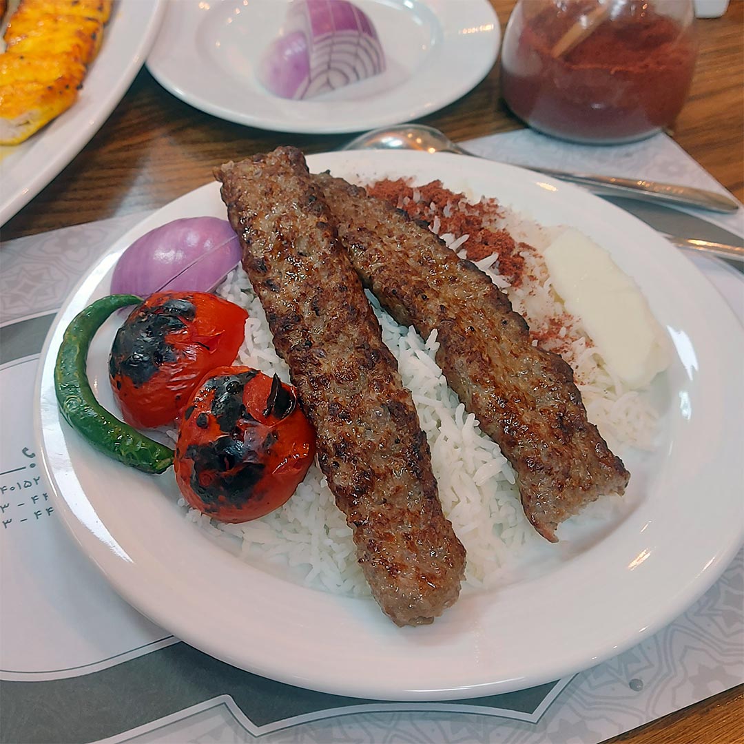 رستوران چلوکبابی امیرخیز تبریز در کرج