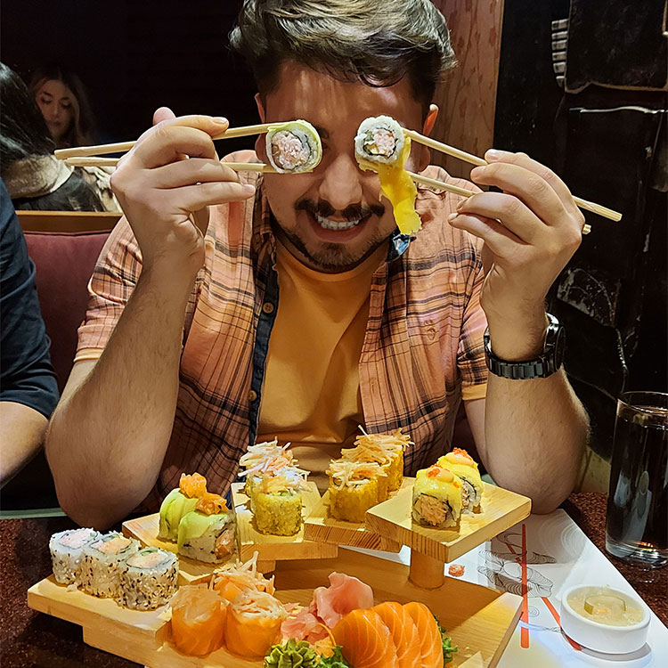 رستوران کنزو در ونک تهران با سوشی و غذا ژاپنی