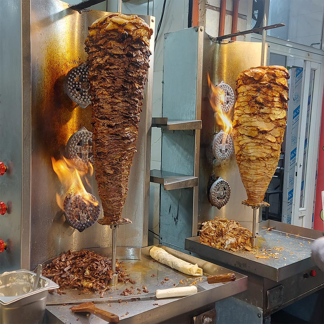 شاورما امبراطور در دولت آباد تهران با غذاهای سوریه ای