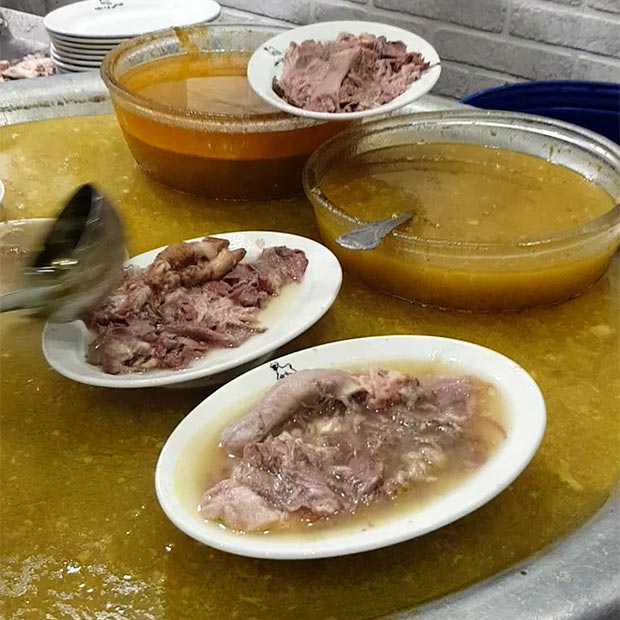 طباخی کله پزی بره سفید با کله پاچه در ستارخان تهران