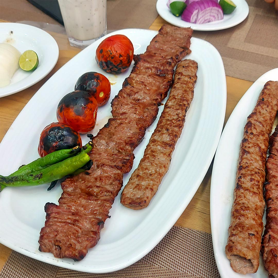 چلوکباب اکبری تبریز در شهرک غرب تهران
