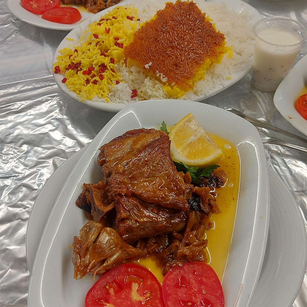 چلوگوشت حاج حسن مشهد در ایرانشهر تهران