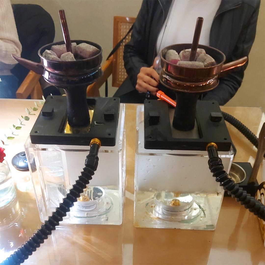 کافه رستوران عربی عتیق در قرنی تهران با قلیان عربی و دکور مراکشی