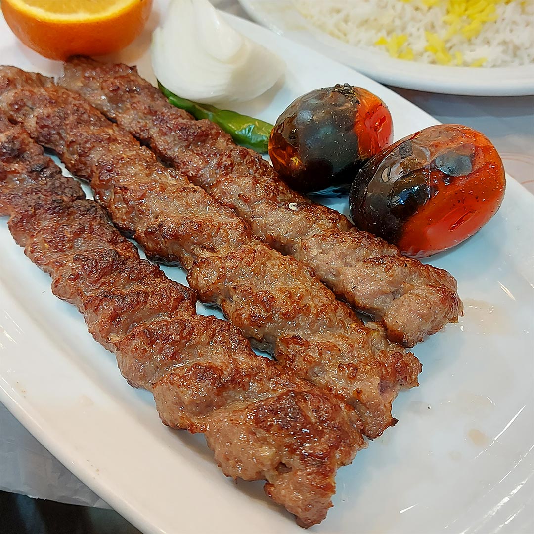 کبابخانه آوا در پونک تهران با رستوران سلف سرویس